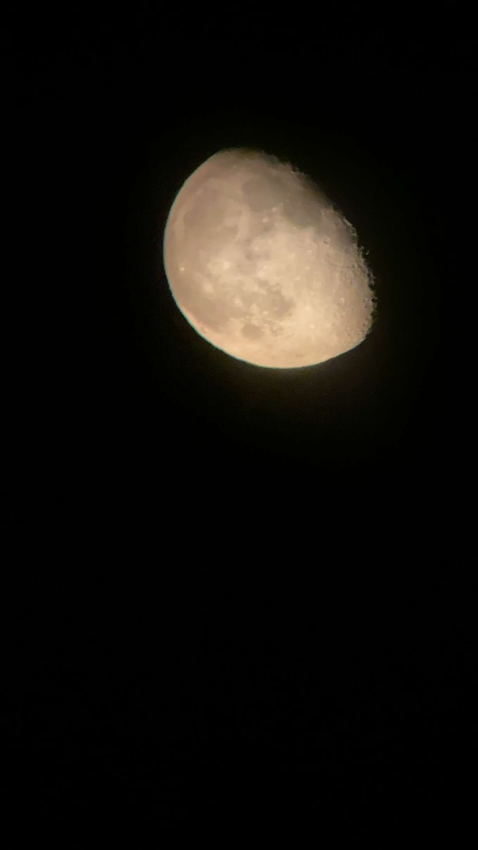 I will dispatch new employee greeting messages